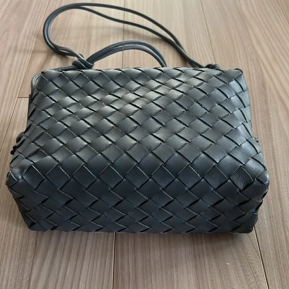 Bottega Veneta loop bag - Picture 3 of 9